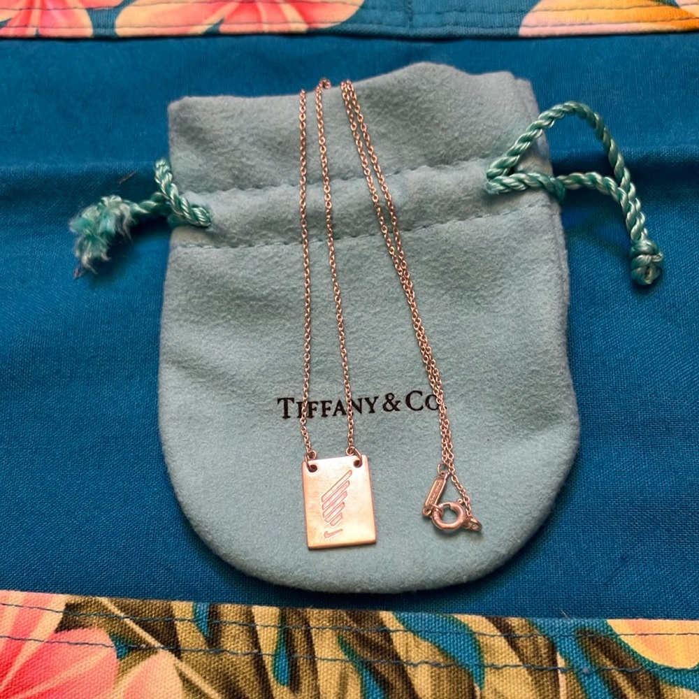 2015 Nike Women’s Half Marathon SF, Tiffany & Co. Pendant & Necklace